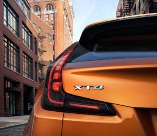 dimmitt-cadillac-2019-XT4-emblem