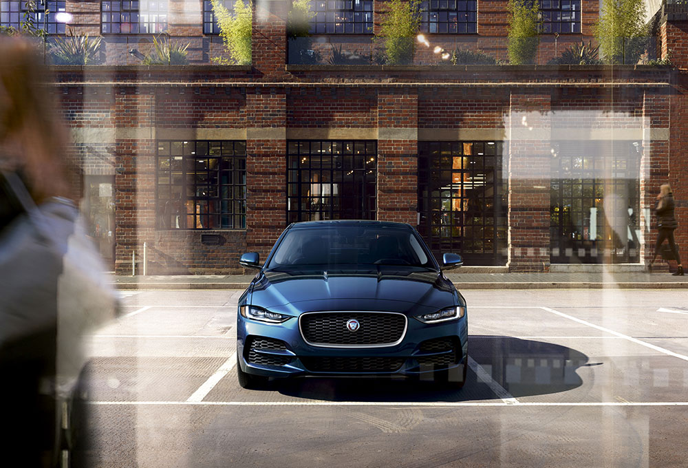2020-Jaguar-XE-Blue-front-view