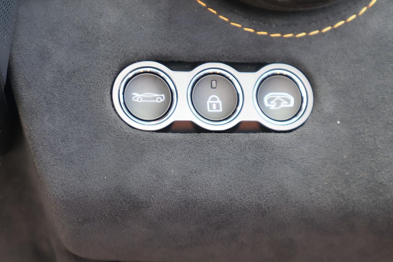 2022 McLaren 720S Base