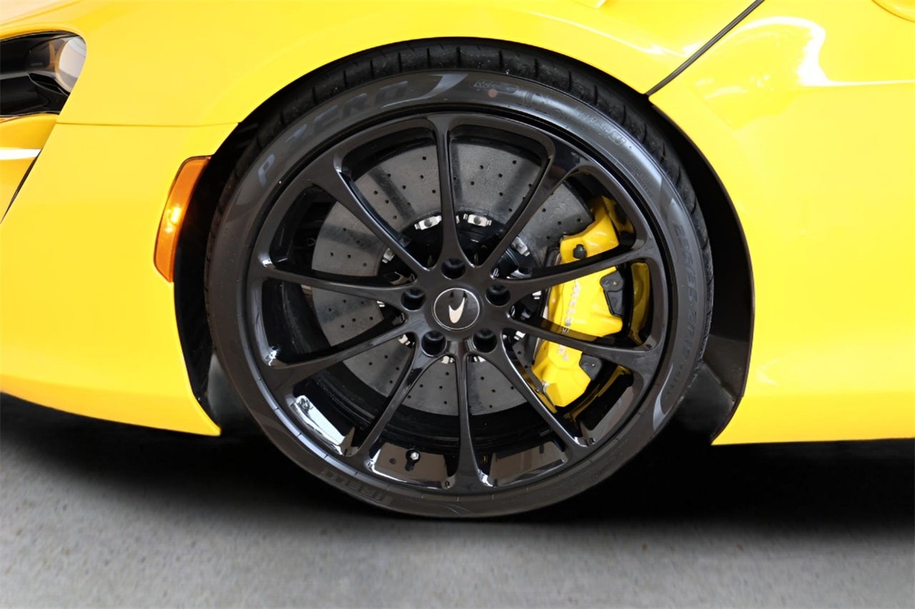 2026 McLaren Artura Base