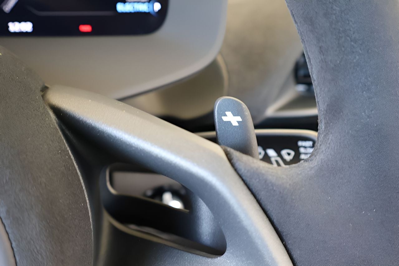 2026 McLaren Artura Base