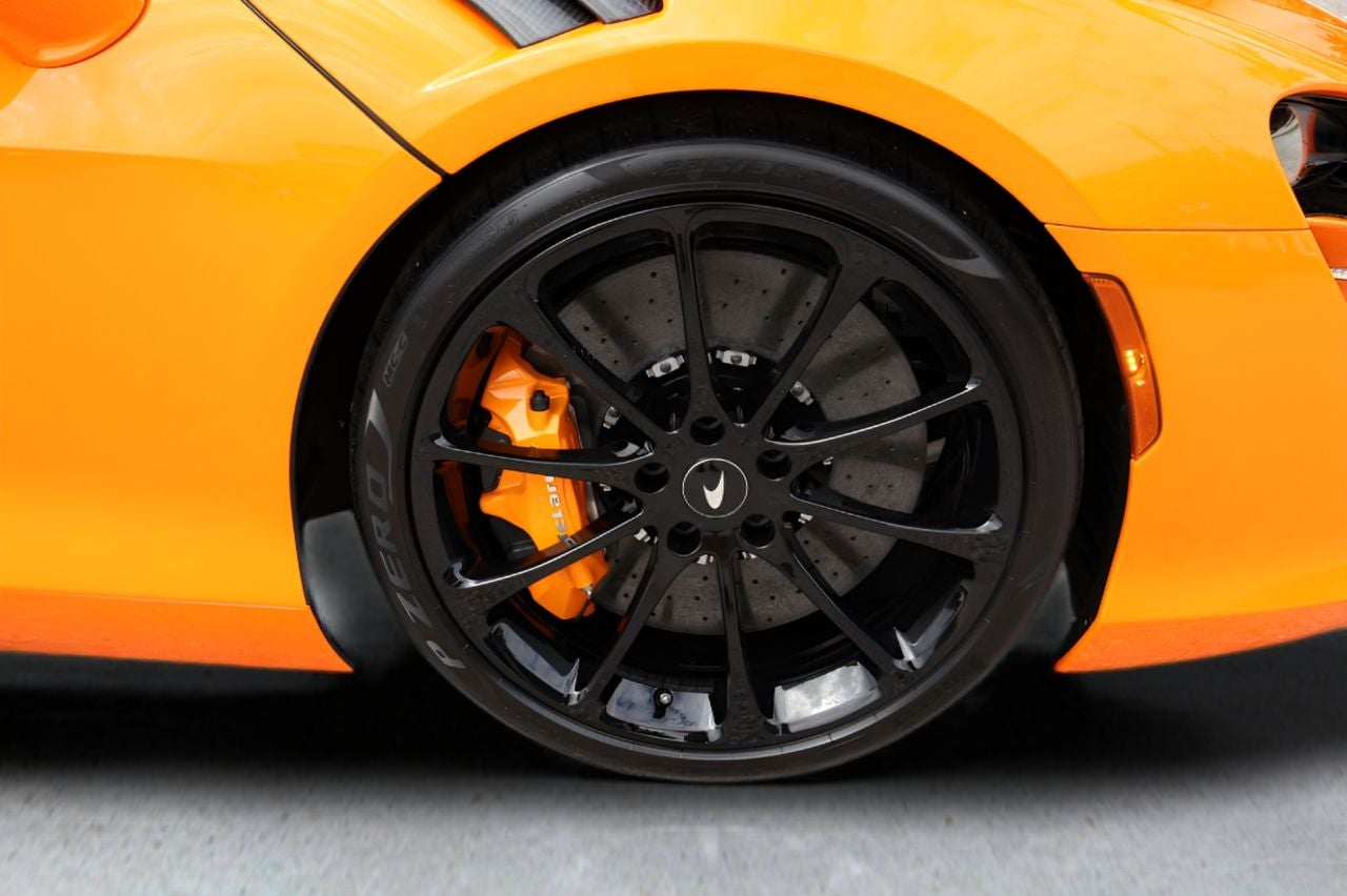 2026 McLaren Artura Base