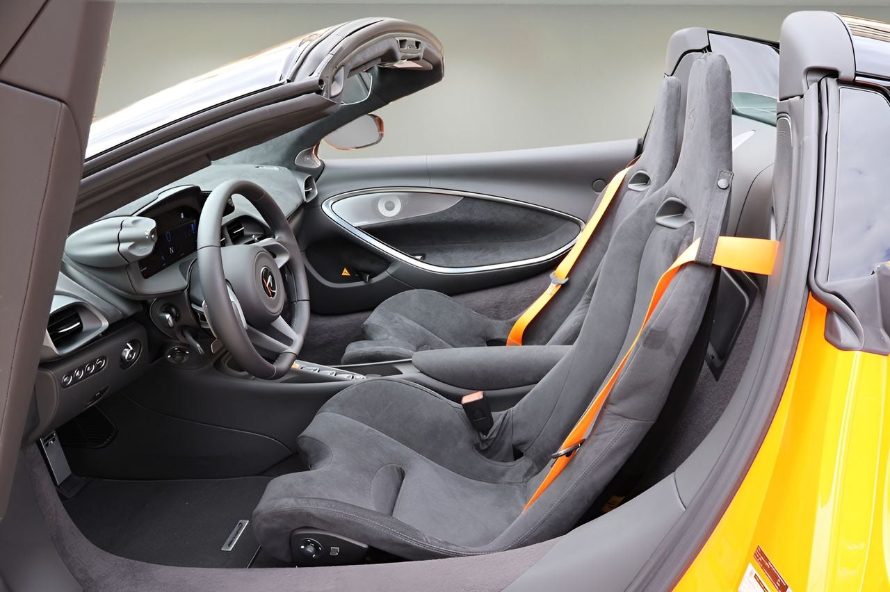 2026 McLaren Artura Base