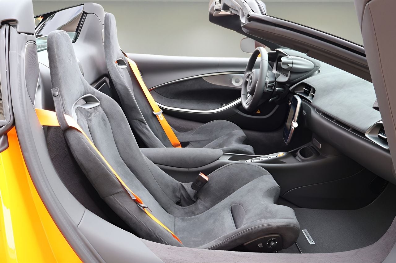 2026 McLaren Artura Base