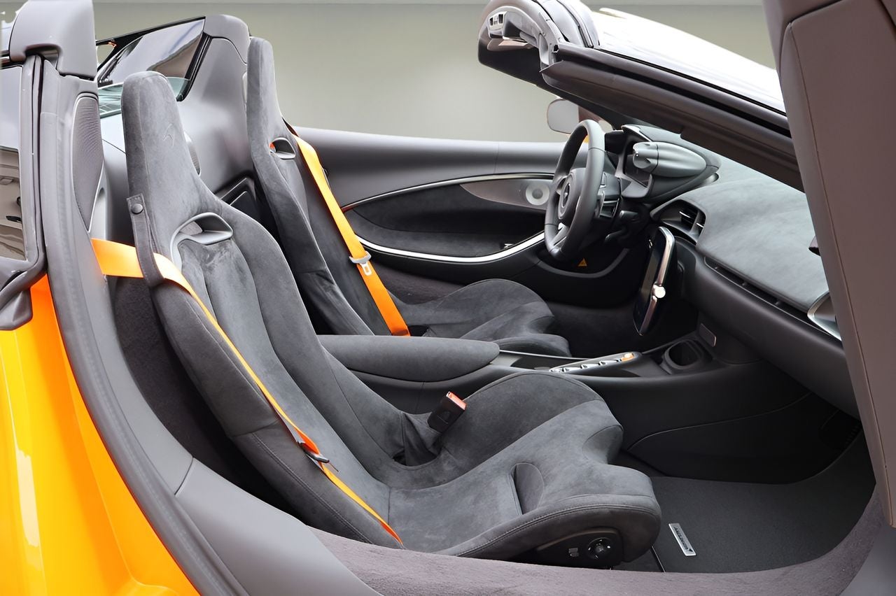 2026 McLaren Artura Base