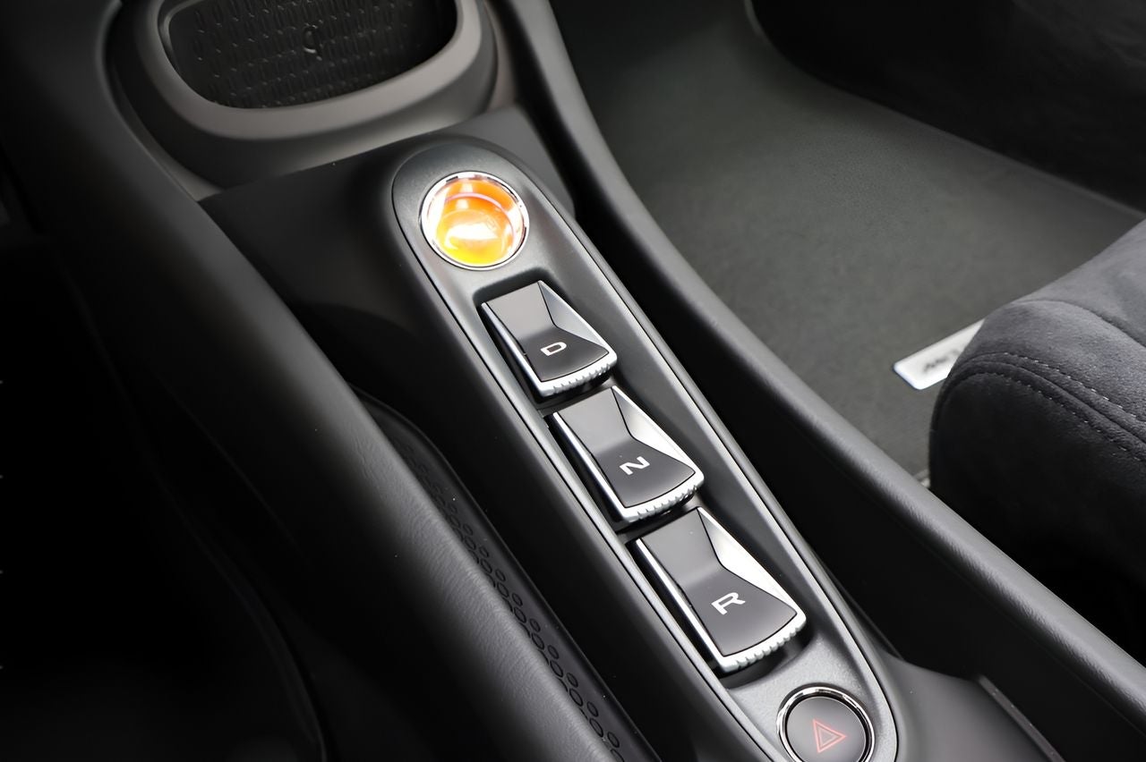 2026 McLaren Artura Base