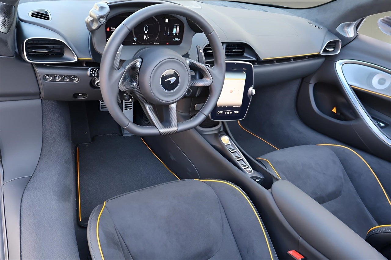 2026 McLaren Artura Base