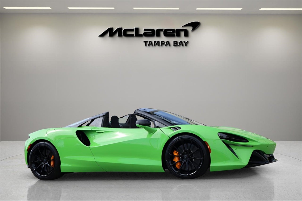 2025 McLaren Artura Base