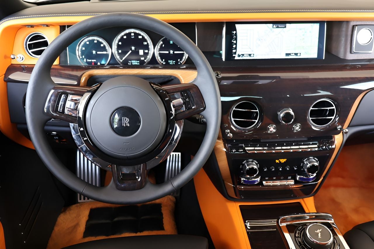 2023 Rolls-Royce Phantom Base