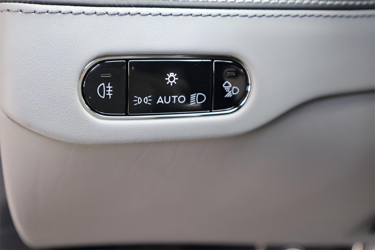 2025 Bentley Flying Spur Base