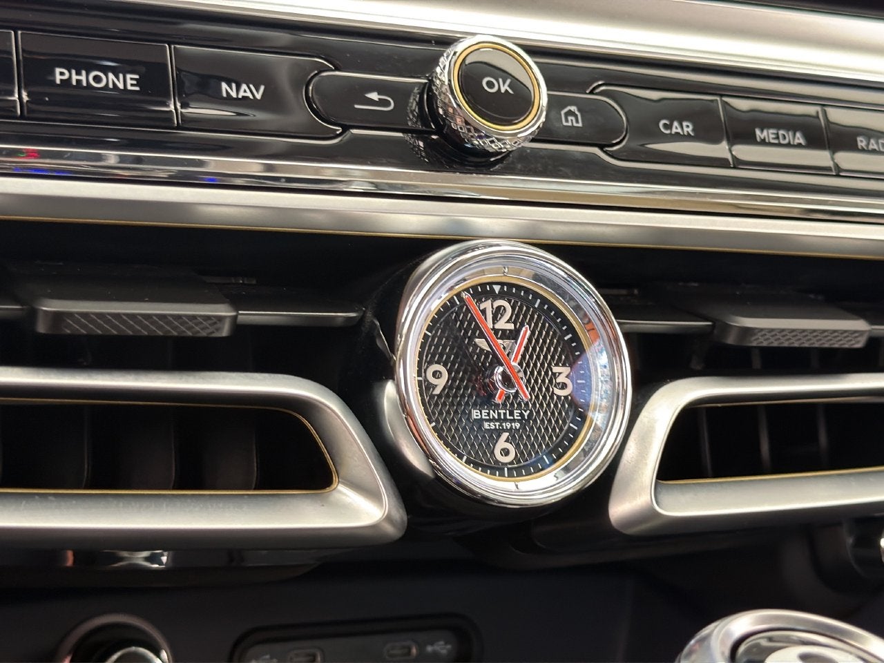 2025 Bentley Flying Spur Base