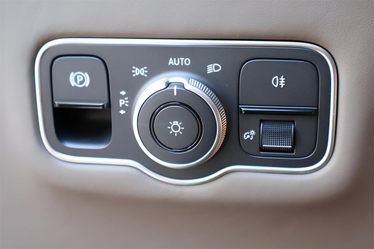 2025 Aston Martin DB12 Coupe