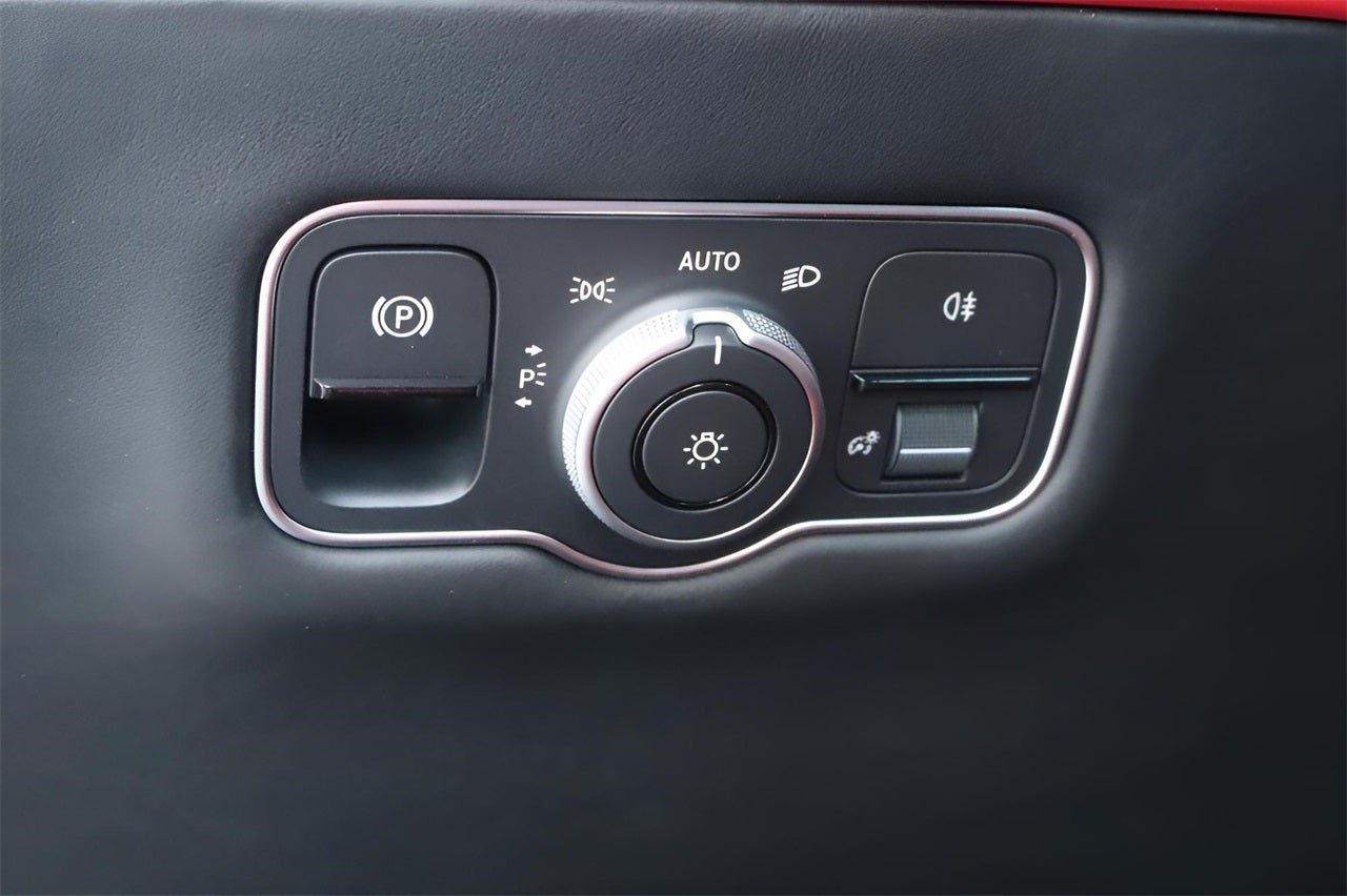 2025 Aston Martin Vanquish V12