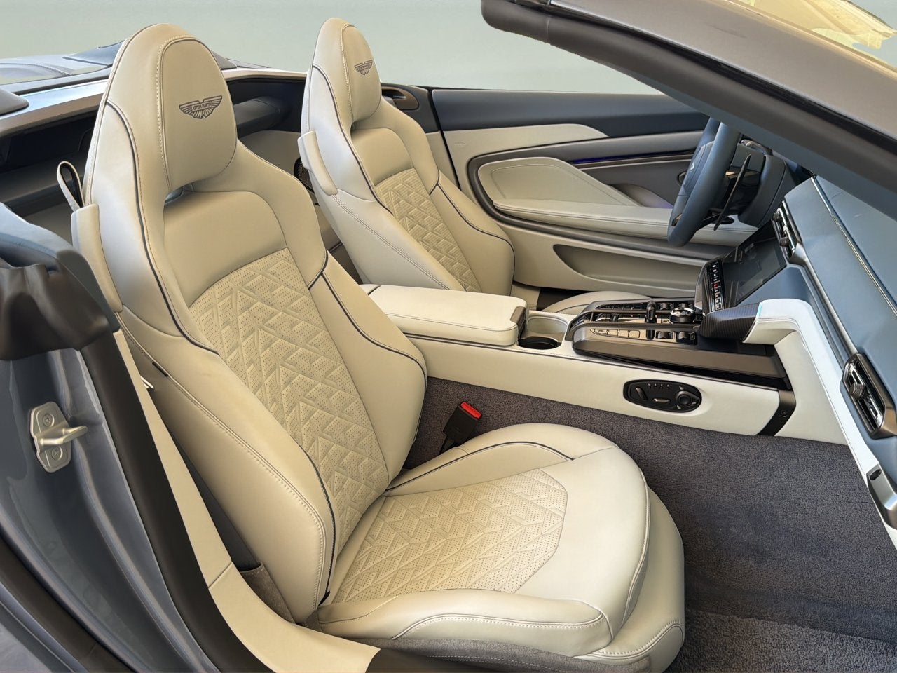 2027 Aston Martin Vanquish Volante