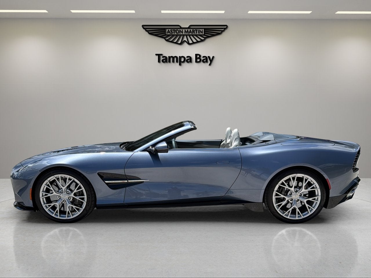 2027 Aston Martin Vanquish Volante