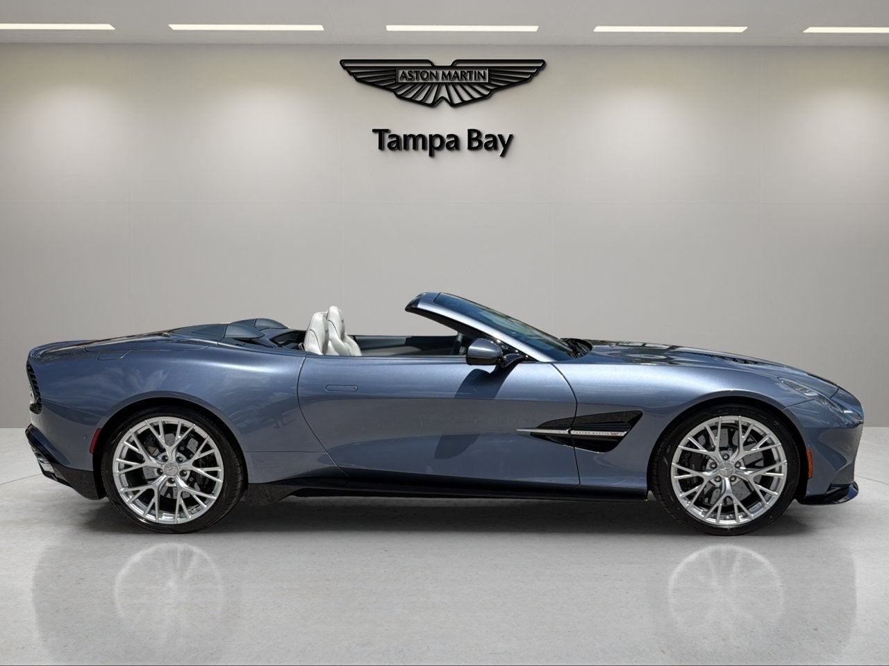 2027 Aston Martin Vanquish Volante