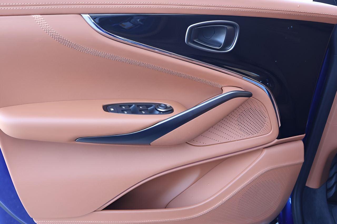 2026 Aston Martin DBX 707