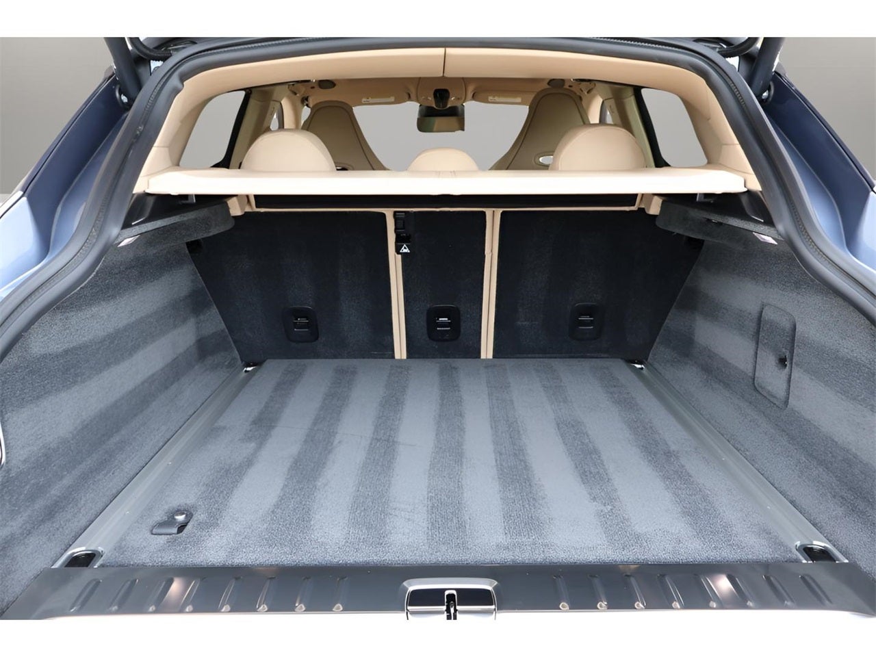 2026 Aston Martin DBX 707