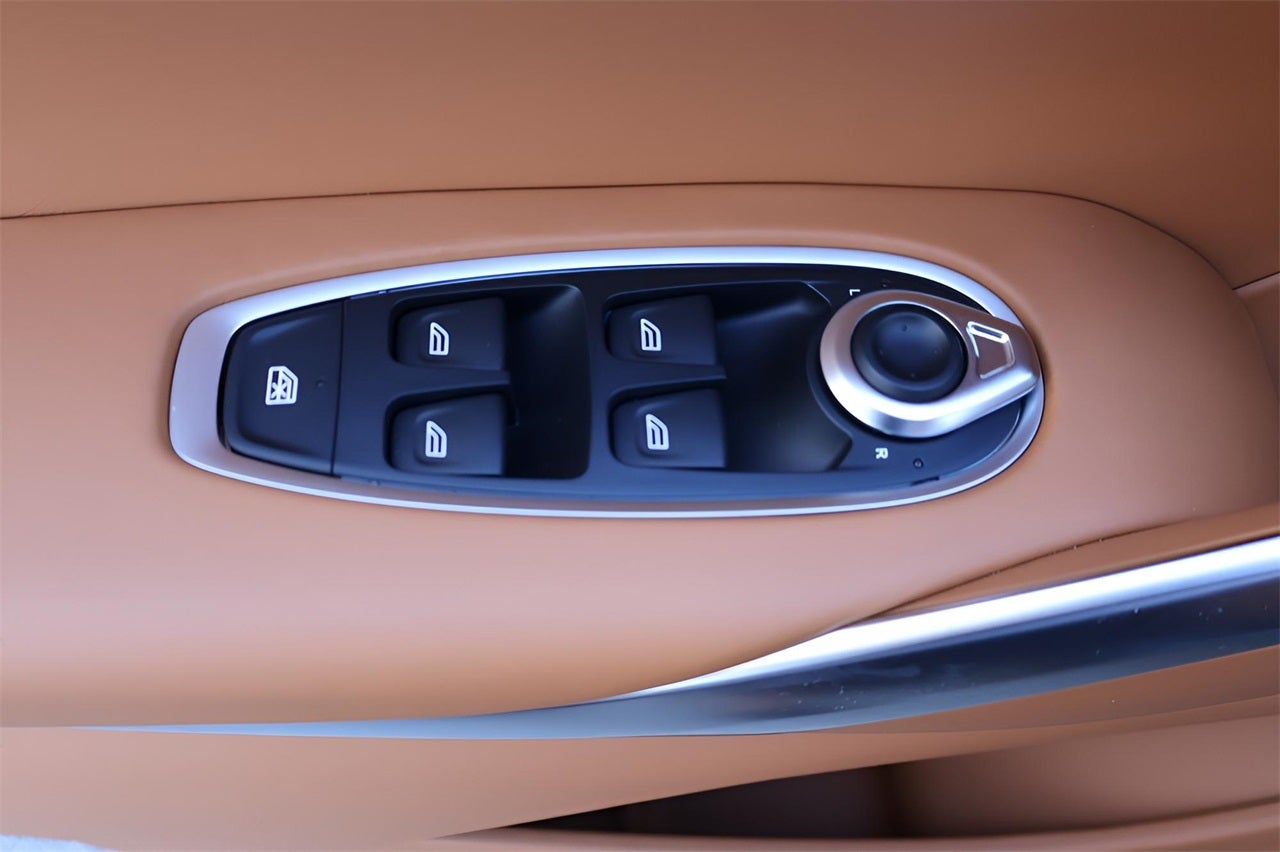 2026 Aston Martin DBX 707