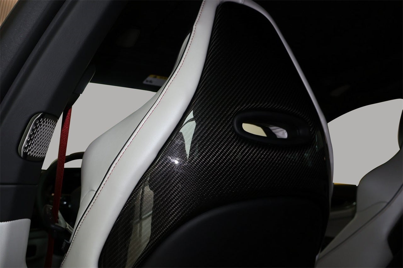 2025 Aston Martin DBX 707