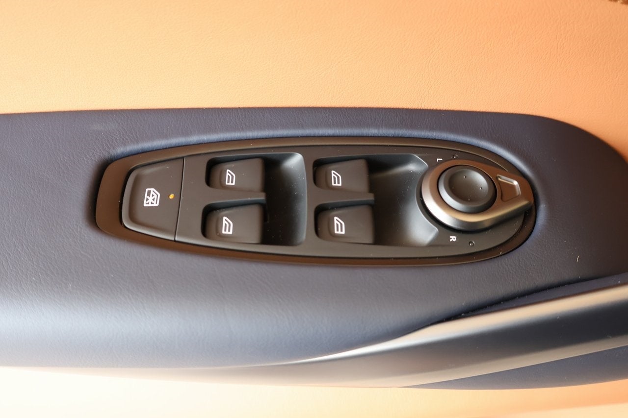 2026 Aston Martin DBX 707