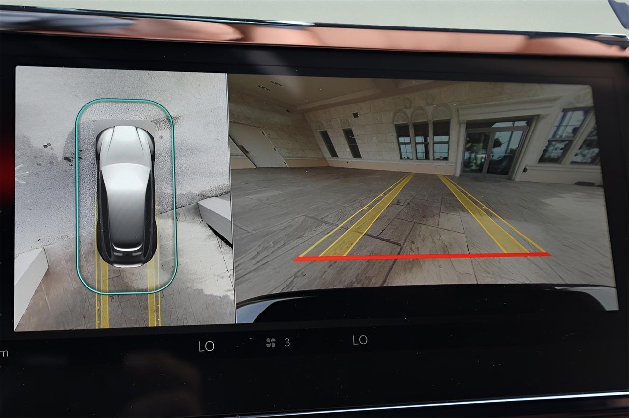 2026 Aston Martin DBX 707