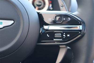 2025 Aston Martin DBX 707