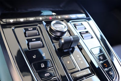 2025 Aston Martin DBX 707