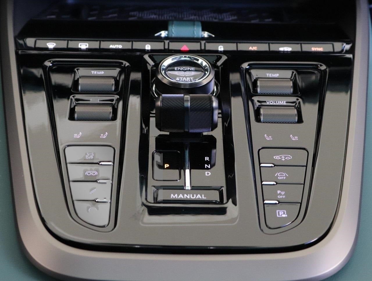 2025 Aston Martin DBX 707