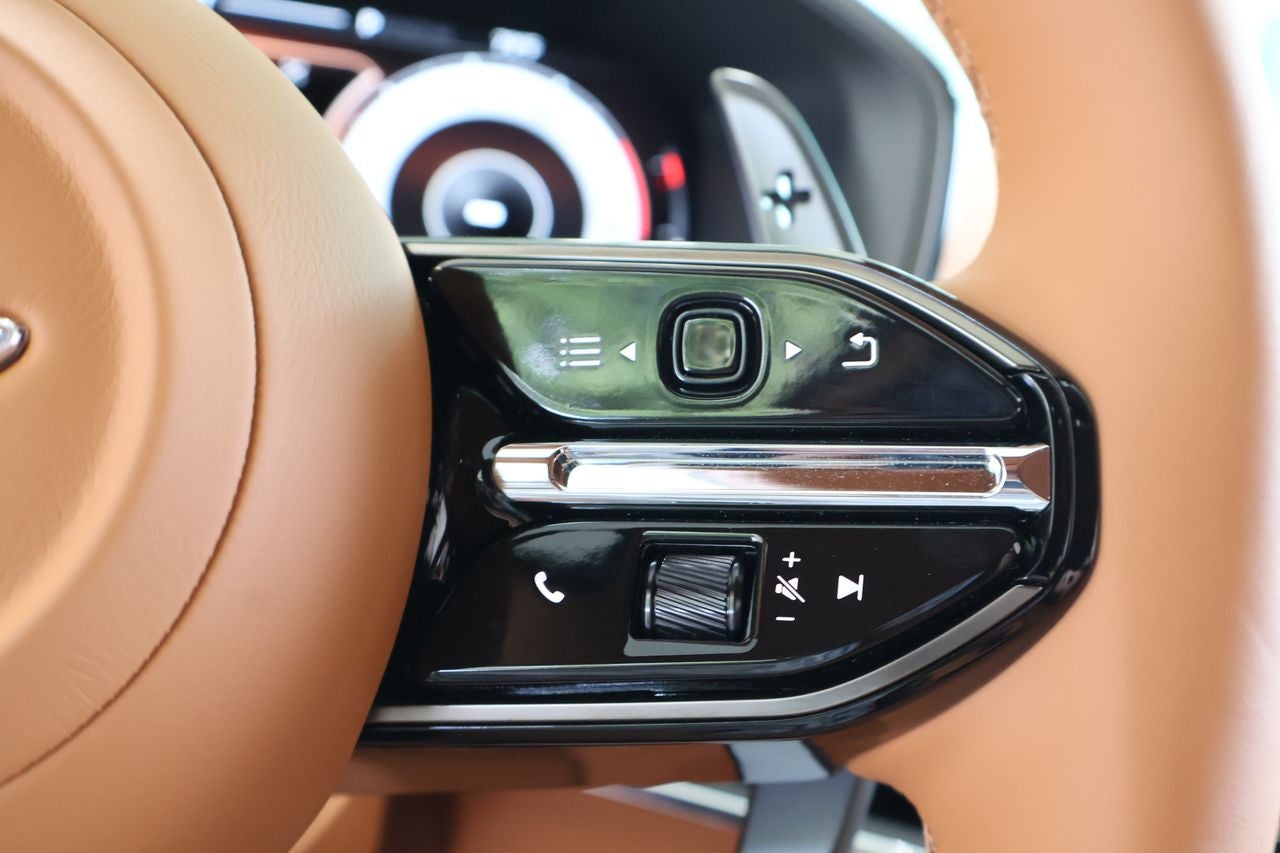 2026 Aston Martin DBX 707