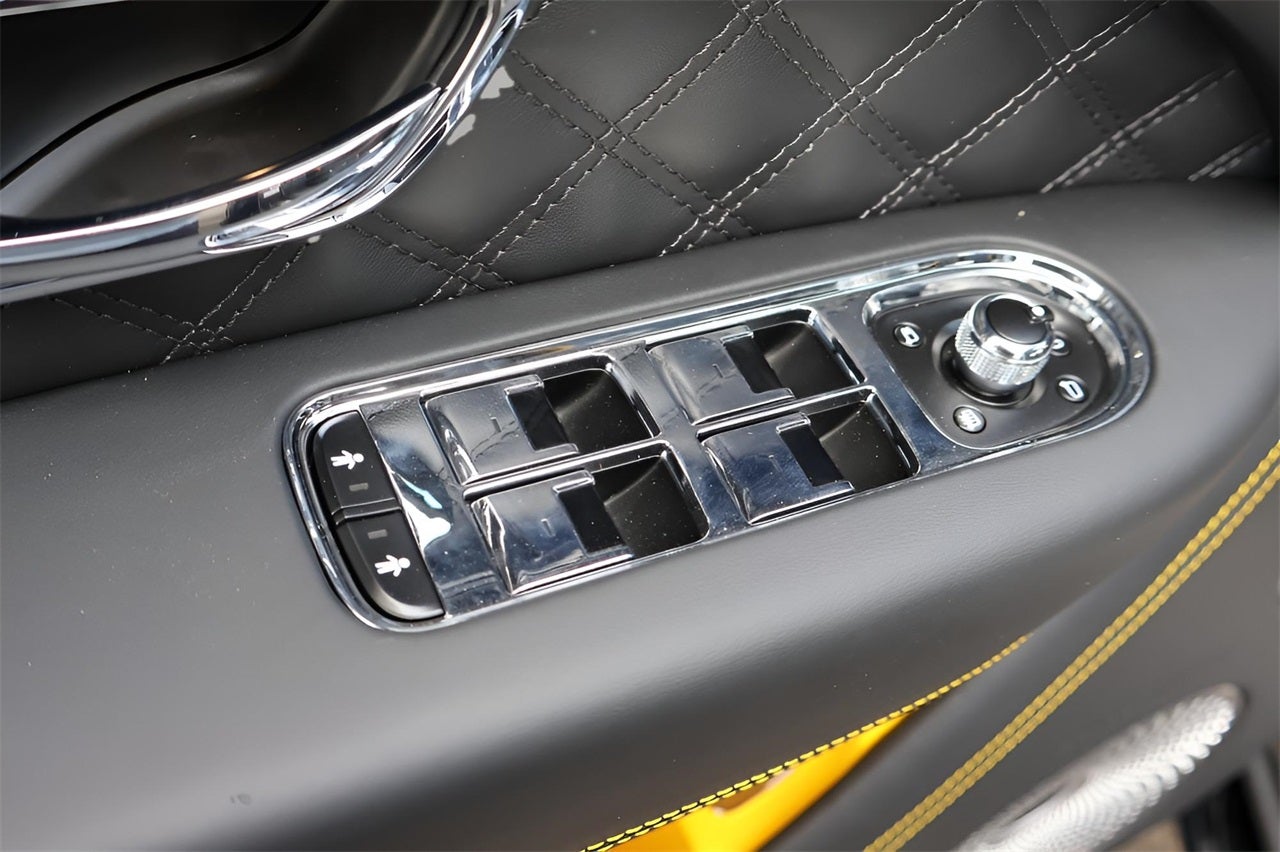 2025 Bentley Bentayga V8 S Black Edition