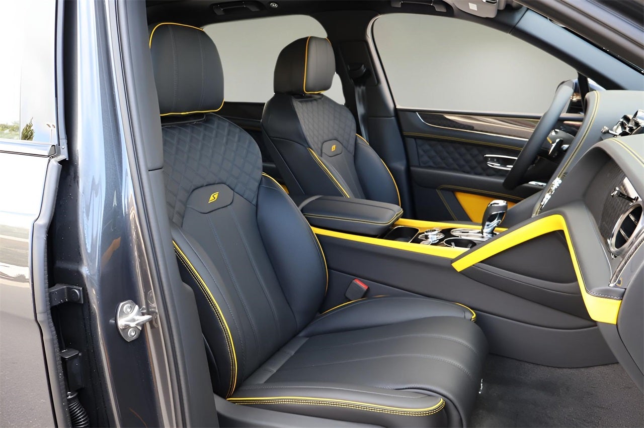 2025 Bentley Bentayga V8 S Black Edition