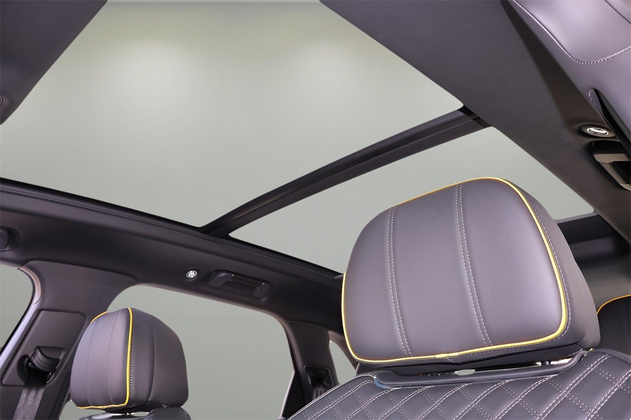 2025 Bentley Bentayga V8 S Black Edition