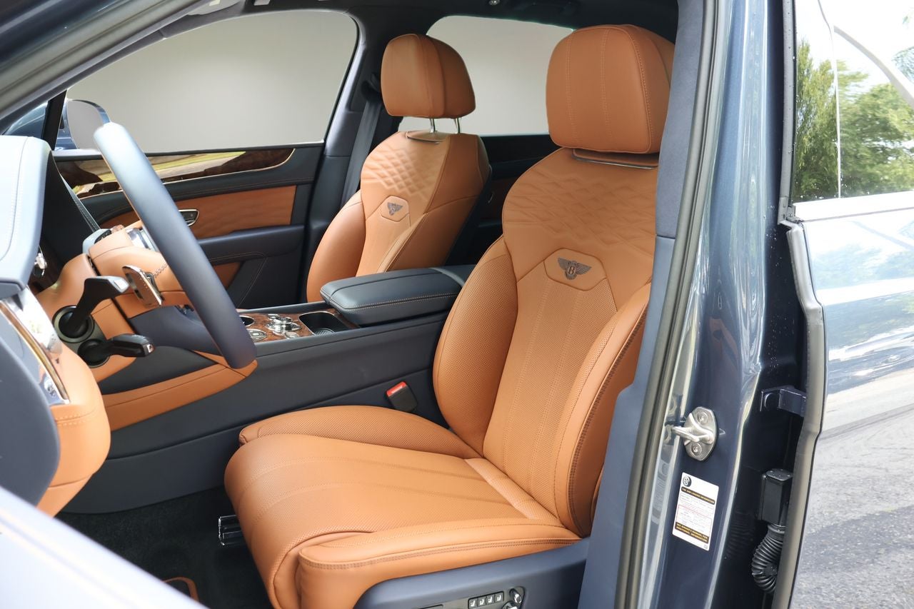 2026 Bentley Bentayga Azure V8
