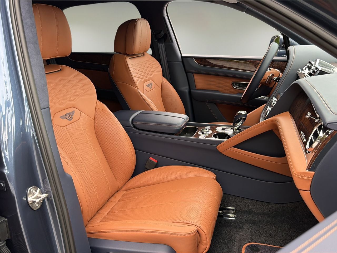 2026 Bentley Bentayga Azure V8