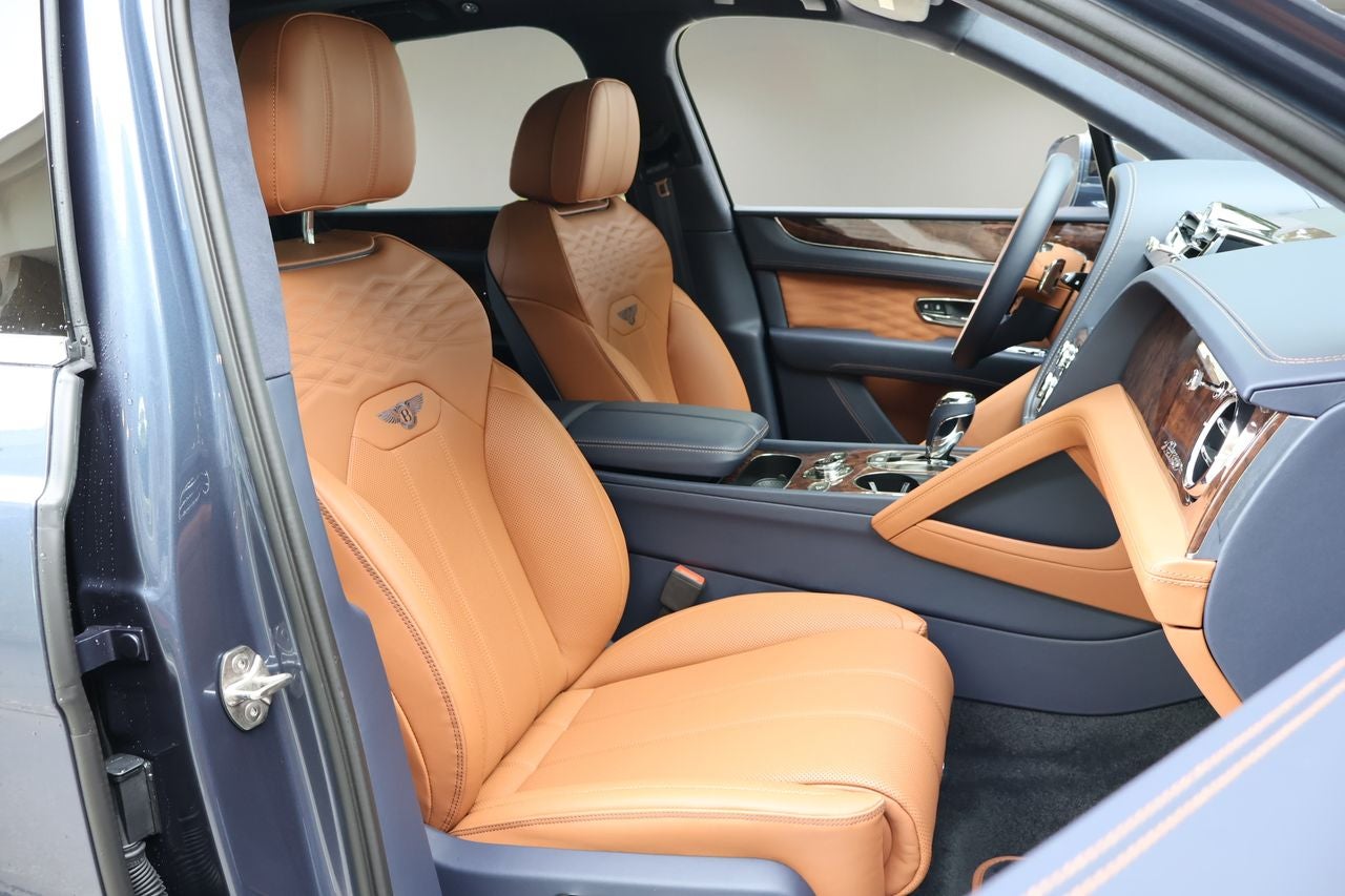 2026 Bentley Bentayga Azure V8