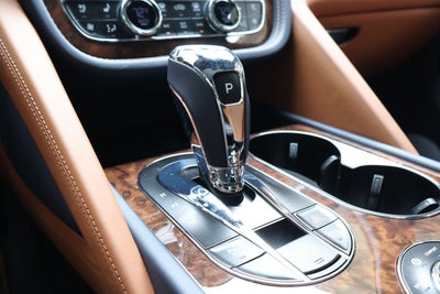 2026 Bentley Bentayga Azure V8