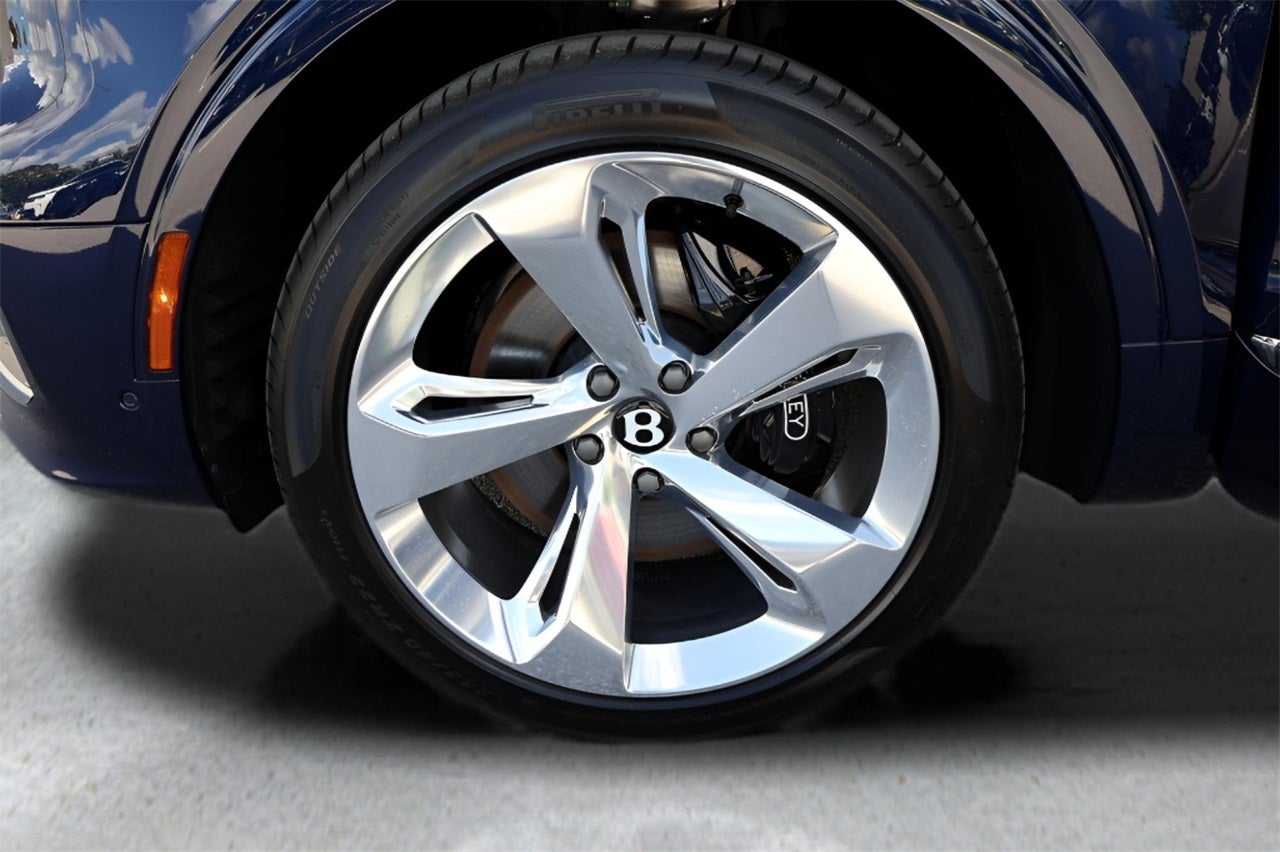 2025 Bentley Bentayga Azure V8