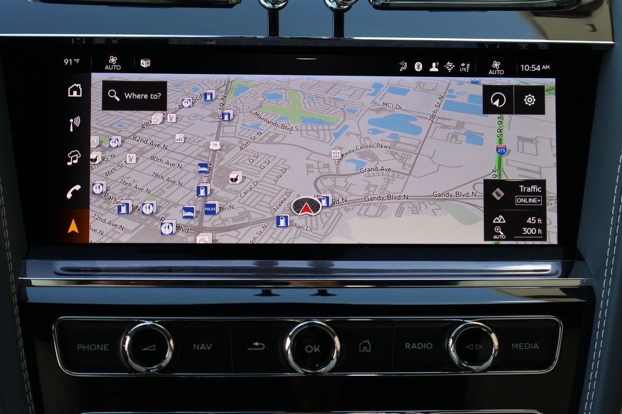 2025 Bentley Bentayga Azure V8