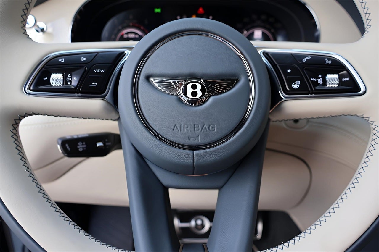 2025 Bentley Bentayga Azure V8