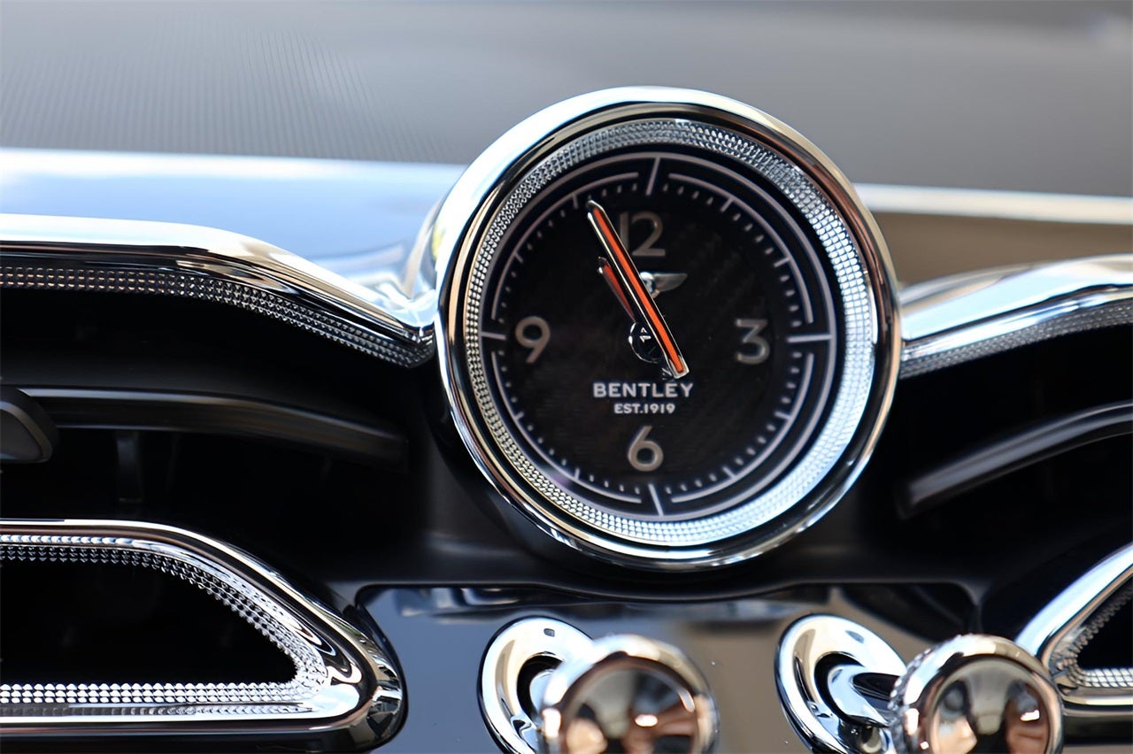 2025 Bentley Bentayga Azure V8