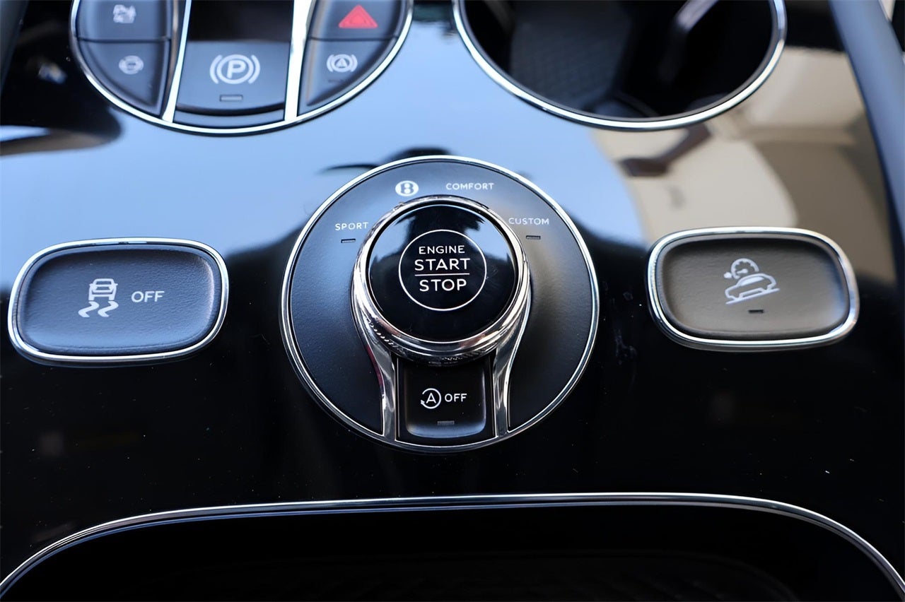 2025 Bentley Bentayga Azure V8