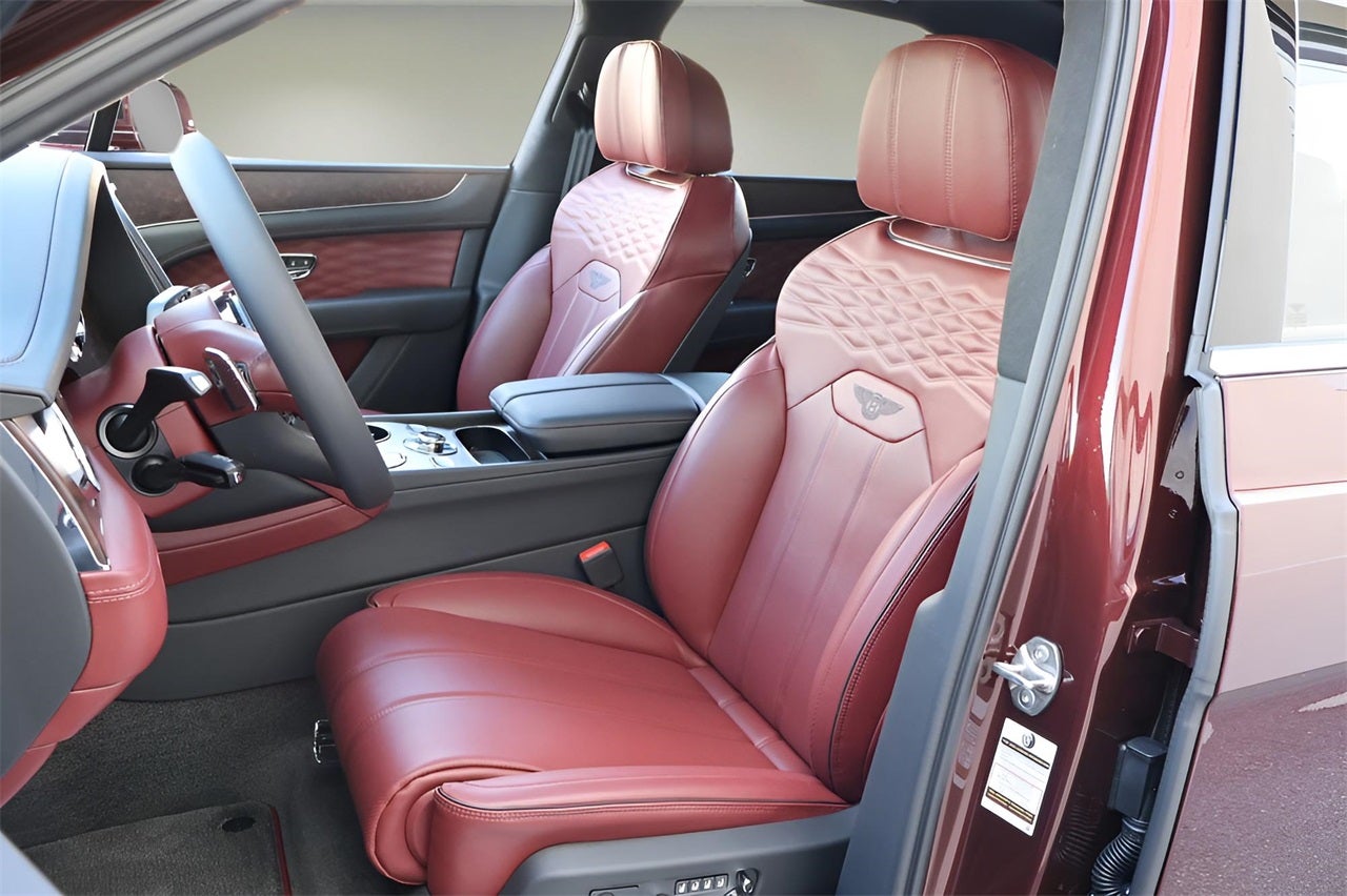 2025 Bentley Bentayga V8