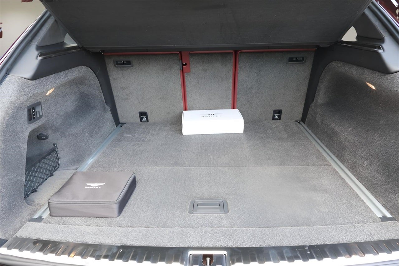 2025 Bentley Bentayga V8