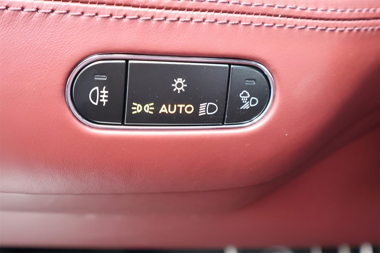 2025 Bentley Bentayga V8