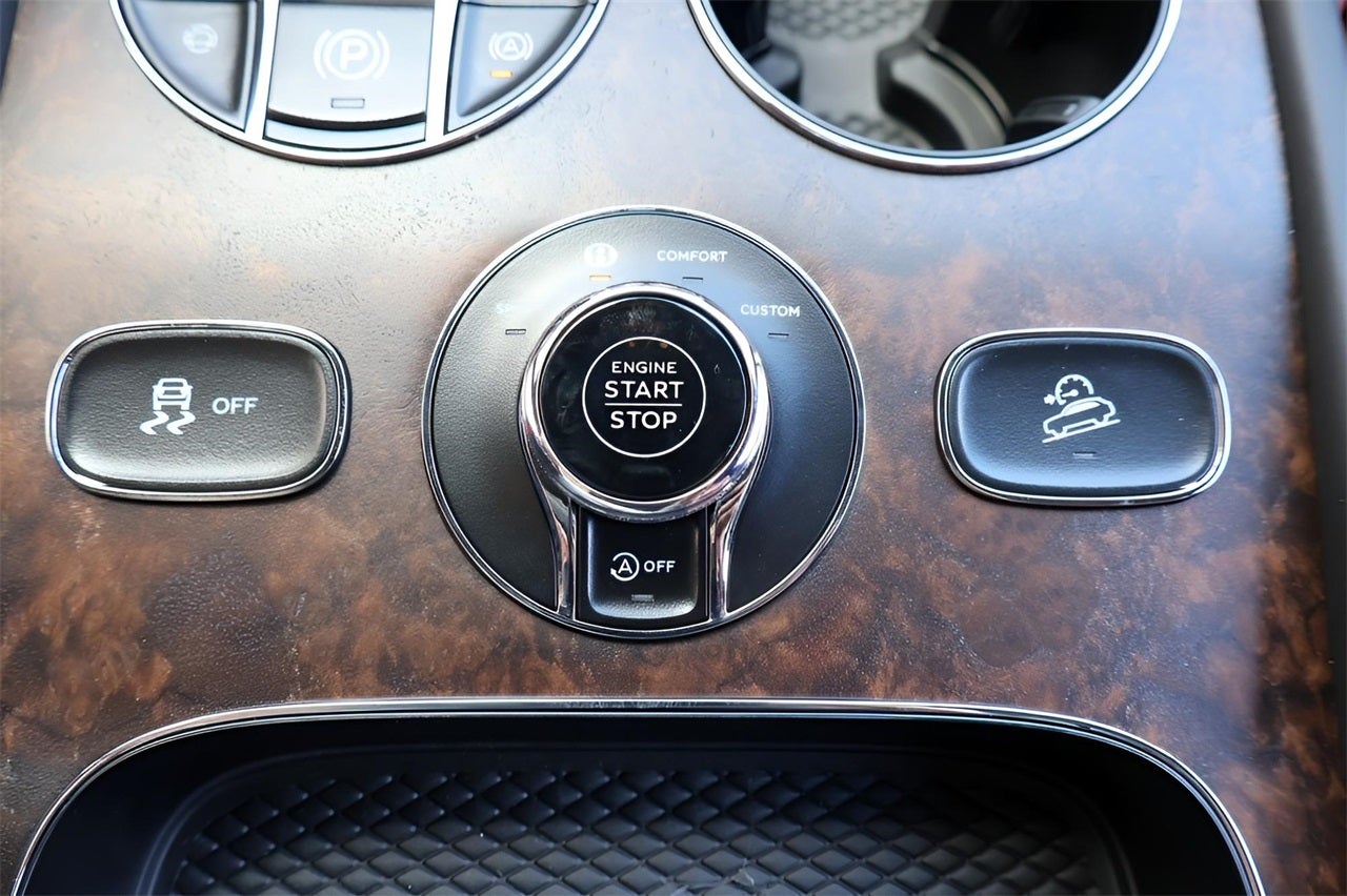 2025 Bentley Bentayga V8