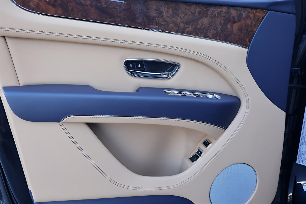 2025 Bentley Bentayga V8