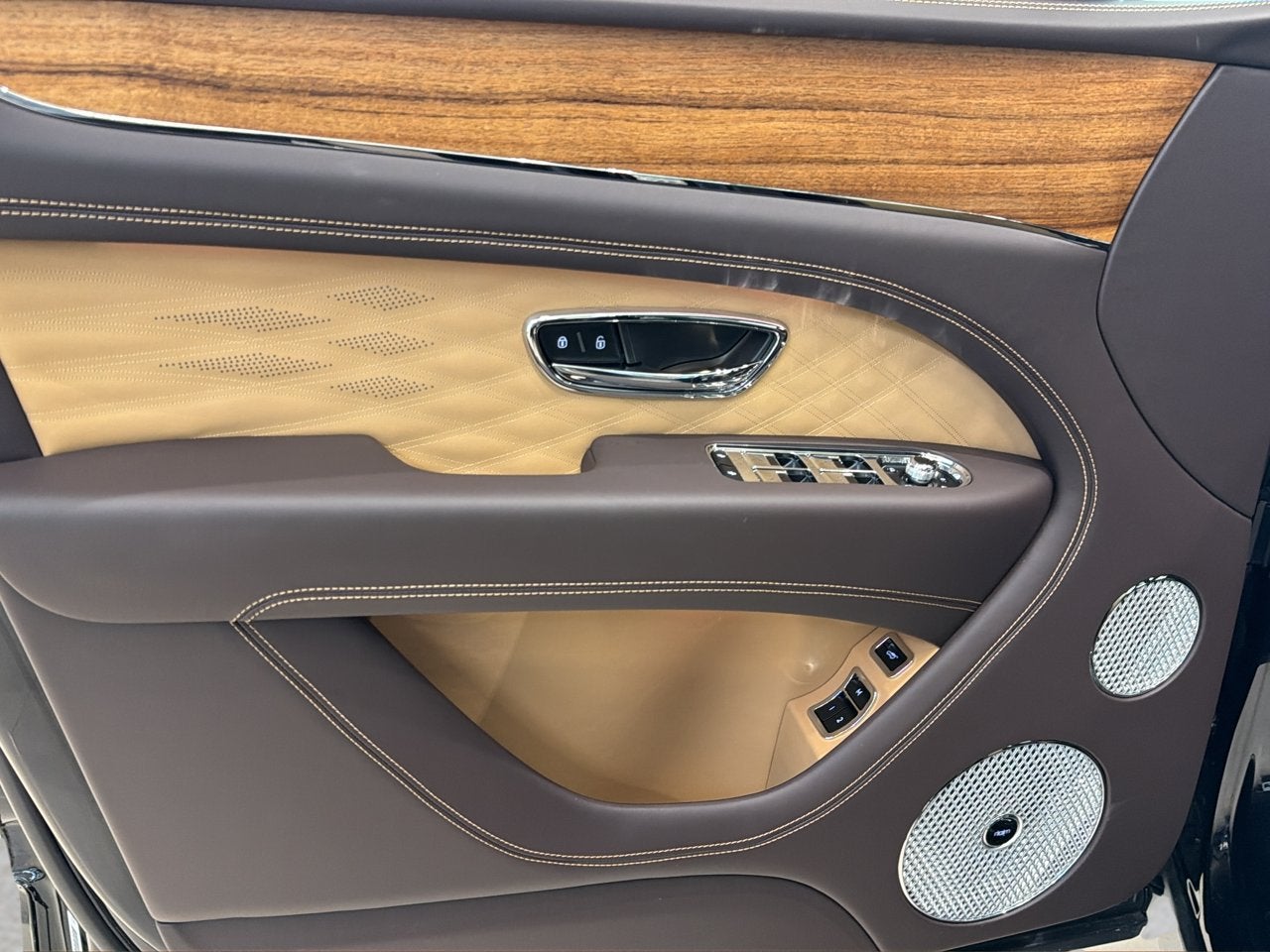 2027 Bentley Bentayga Base