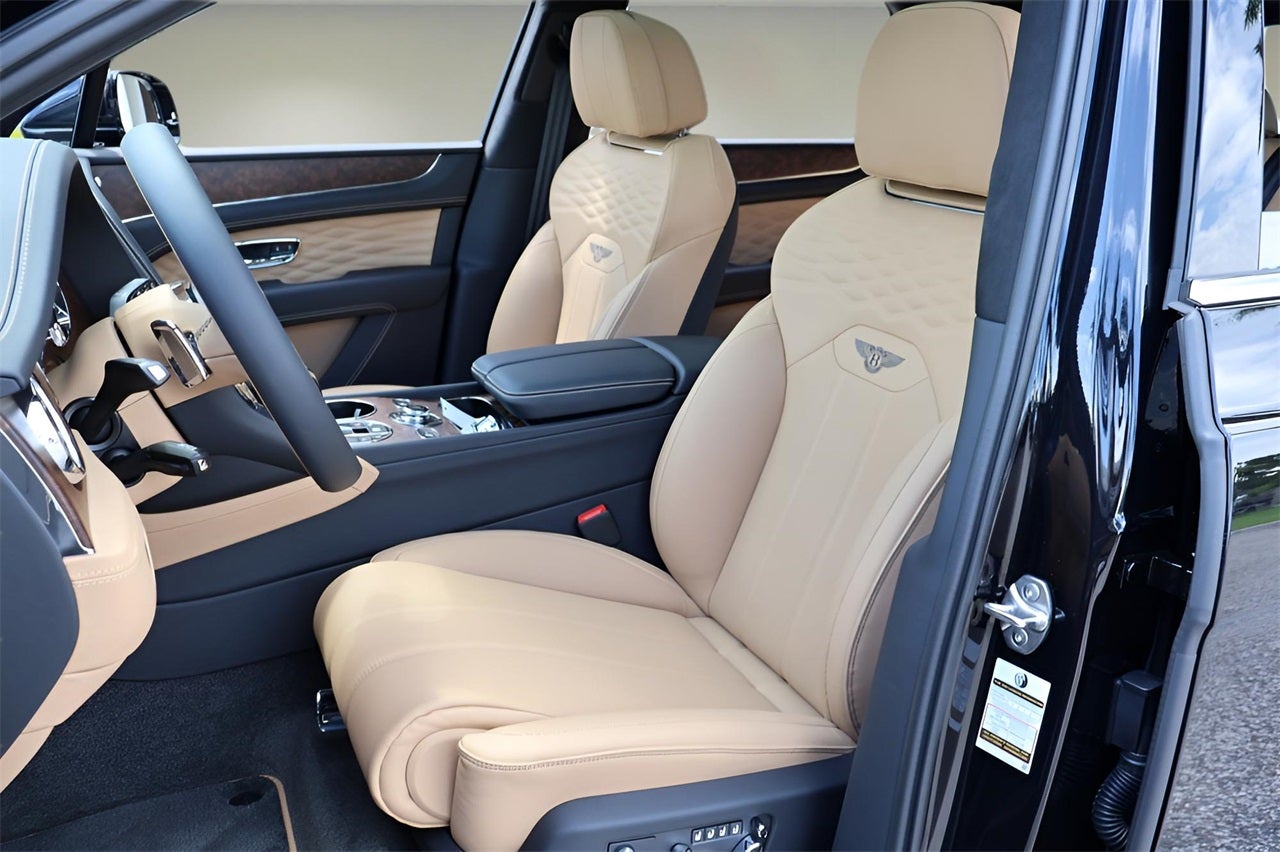 2025 Bentley Bentayga Azure V8