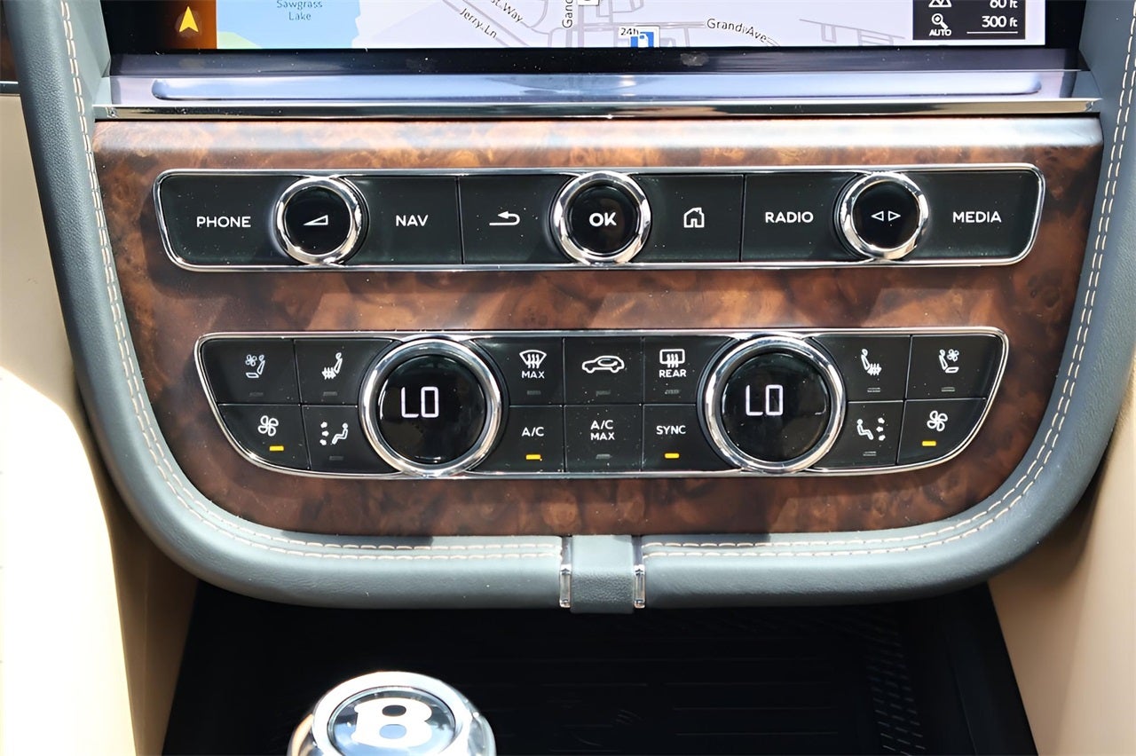 2025 Bentley Bentayga Azure V8